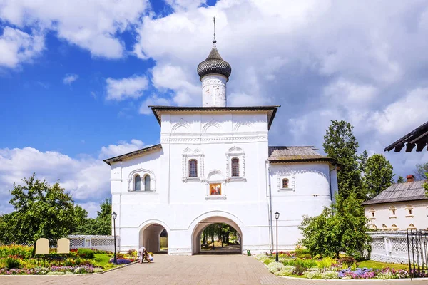 โบสถ์เกตการออกเสียงใน Suzdal แหวนทองของรัสเซีย — ภาพถ่ายสต็อก