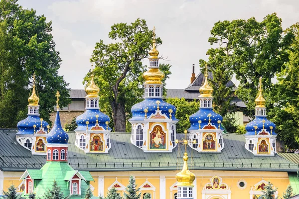 Kutsal Dormition Pskovo-Pechersky Manastırı