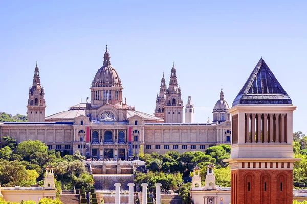 Placa De Espanya, el Museo Nacional de Barcelona. España —  Fotos de Stock