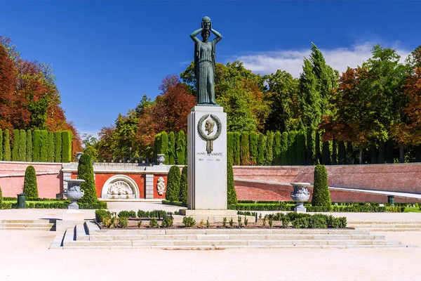 MADRID, ESPANHA-11 setembro 2015: Monumento no parque de Buen Re — Fotografia de Stock