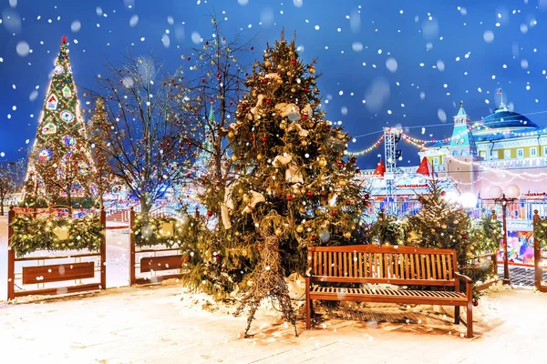 Weihnachten in Moskau. Roter Platz in Moskau dekoriert — Stockfoto
