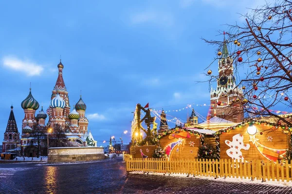 Weihnachten in Moskau. Roter Platz in der Neujahrsdekoration — Stockfoto