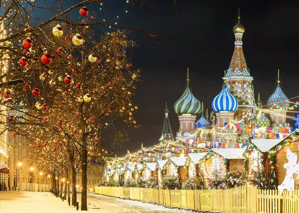 Natal em Moscovo. Feira de Ano Novo na Praça Vermelha — Fotografia de Stock