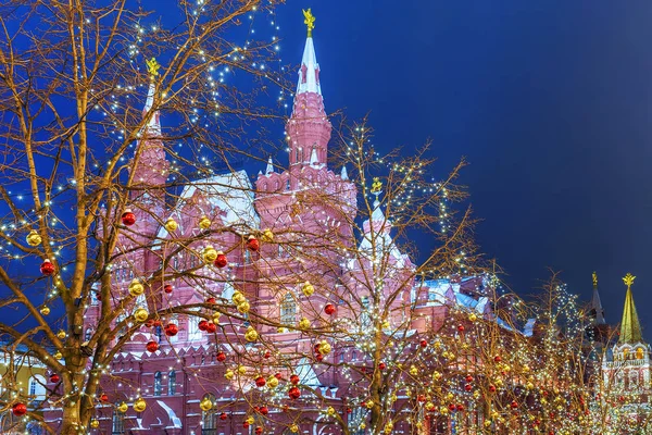 Χριστούγεννα στη Μόσχα. Εορταστική διακόσμηση στην Κόκκινη πλατεία σε Mos — Φωτογραφία Αρχείου
