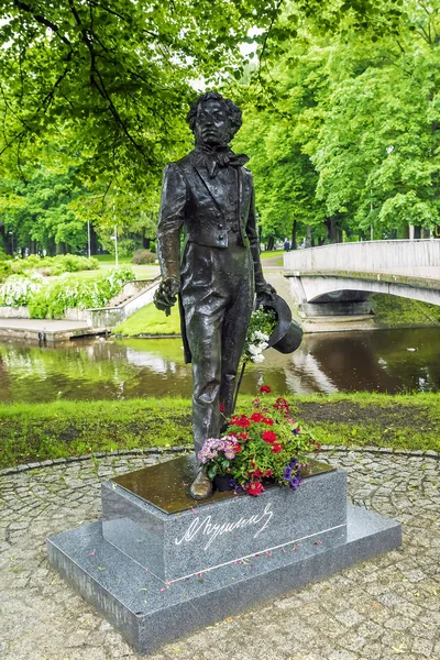 Monumento a Pushkin - un monumento scultoreo al poeta russo — Foto Stock