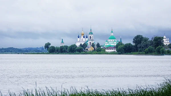 Monasterio Spaso-Yakovlevsky Dimitriev en Rostov el Grande. Oro. — Foto de Stock