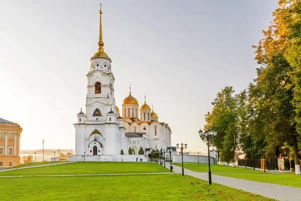 La Catedral de la Asunción en Vladimir. Anillo de oro de Rusia — Foto de Stock