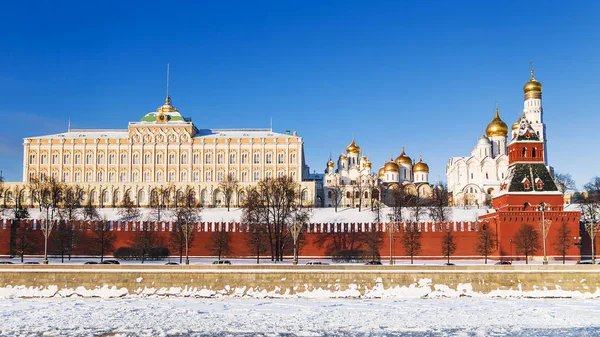 Vista de inverno do Kremlin de Moscou, Rússia — Fotografia de Stock