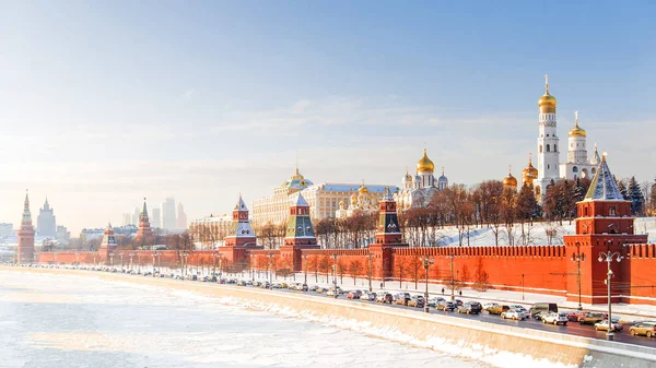 Winterpanorama des Moskauer Kreml, Russland — Stockfoto