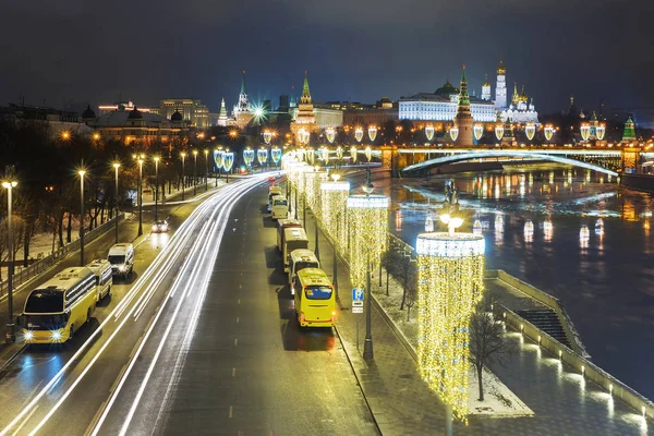 冬の夜、ロシアのモスクワのパノラマ — ストック写真