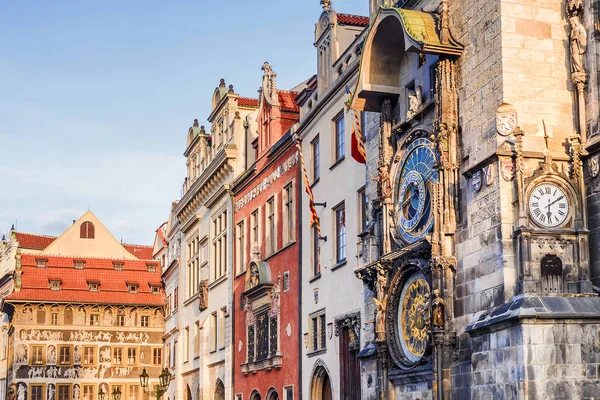 Rathaussturm mit astronomischer Uhr in Prag, tschechischer Vertreter — Stockfoto