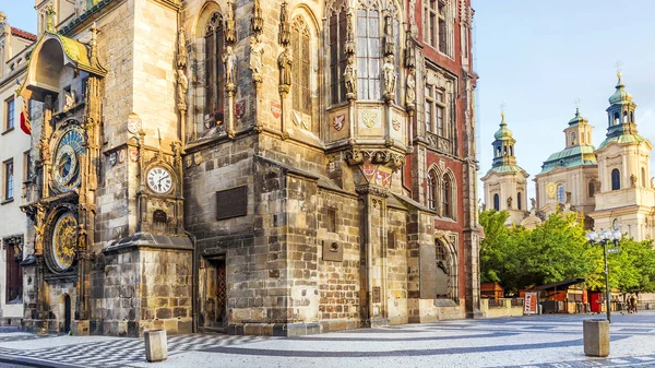 Věž radnice s orlojem v Praze, Česká republika — Stock fotografie