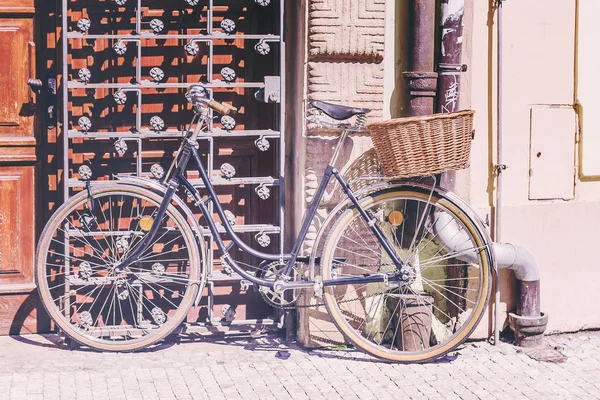 Old lady's bicycle — Stock Photo, Image