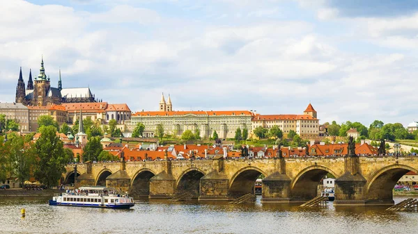 Charles Bridge in Prague.Czech Republiek — Stockfoto