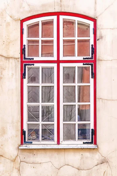 Fenster im alten Haus — Stockfoto