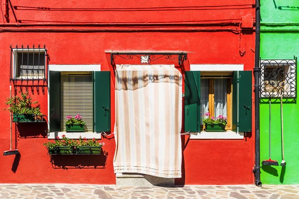 Malebné fasády na ostrově Burano, Benátky — Stock fotografie