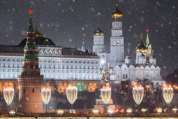 Nachtaufnahme des Moskauer Kreml. Moskau, Russland — Stockfoto