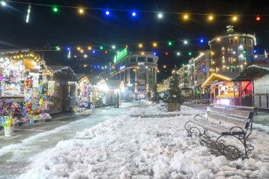 Sochi, Rusya - 5 Aralık 2019: Gorky Gorod 'da Noel panayırı, 