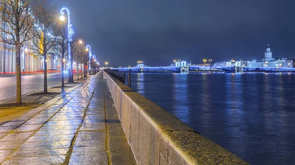 ロシアのサンクトペテルブルクの夜景は — ストック写真