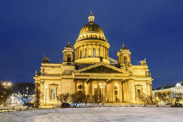 ロシアのサンクトペテルブルクにある聖イサク大聖堂 — ストック写真