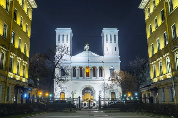 Kościół Piotra i Pawła na Nevsky Prospect w Petersburgu.Russi — Zdjęcie stockowe