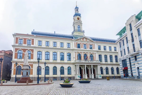 Riga Belediye Meclisi, La 'nın başkenti Riga' daki belediye meydanında. — Stok fotoğraf