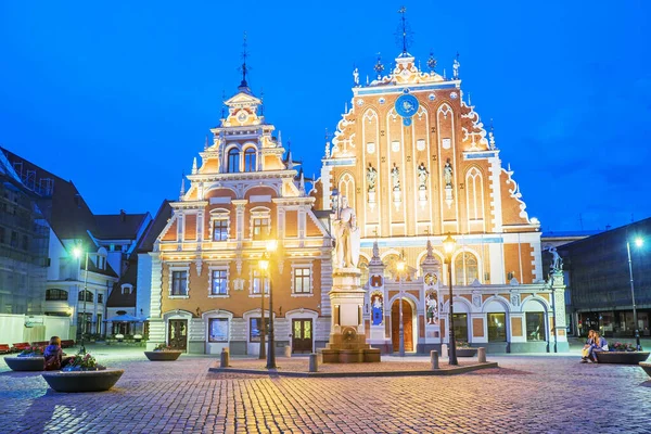 Riga Latvia. Praça da Câmara Municipal em Riga — Fotografia de Stock
