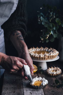 limonlu pasta, seçici odaklı.