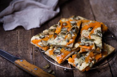 Gorgonzola kabak turtasına yakın plan, seçici odaklanma