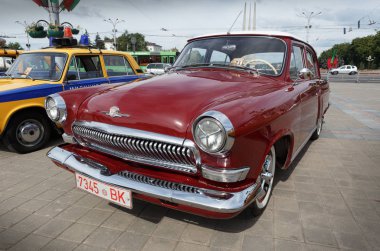 Kırmızı Gaz M21 Volga