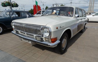 Beyaz Gaz M24 Volga