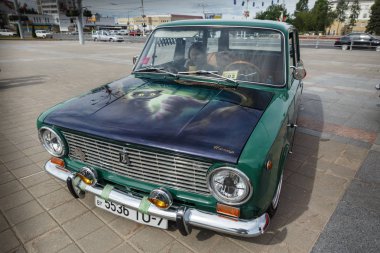 Kompakt araç Vaz 2102