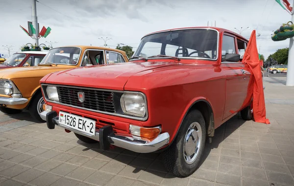 Moskvitch amarelo vermelho 412 Imagem De Stock