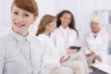 Beyaz elegance iş elbise kodu içinde