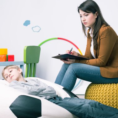 Seni dinlemek değil...