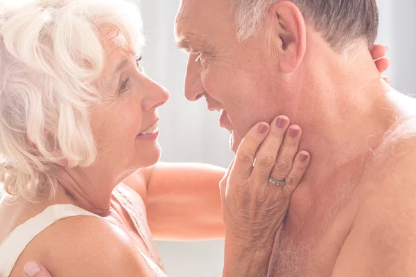 She's so in love with him — Stock Photo, Image