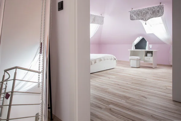 Chambre rose dans villa — Photo