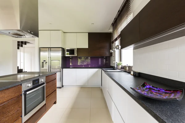 Spacious kitchen for a talented chef — Stock Photo, Image