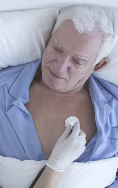 Cuidar el corazón del paciente — Foto de Stock