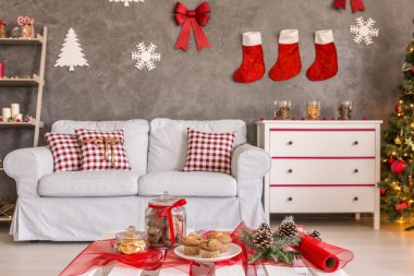 Oda christams süslemeleri ile