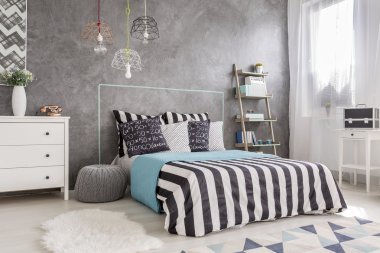 King size yataklı yatak odası iç