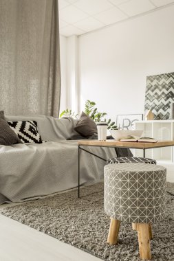 Kanepe ile ışık daire 