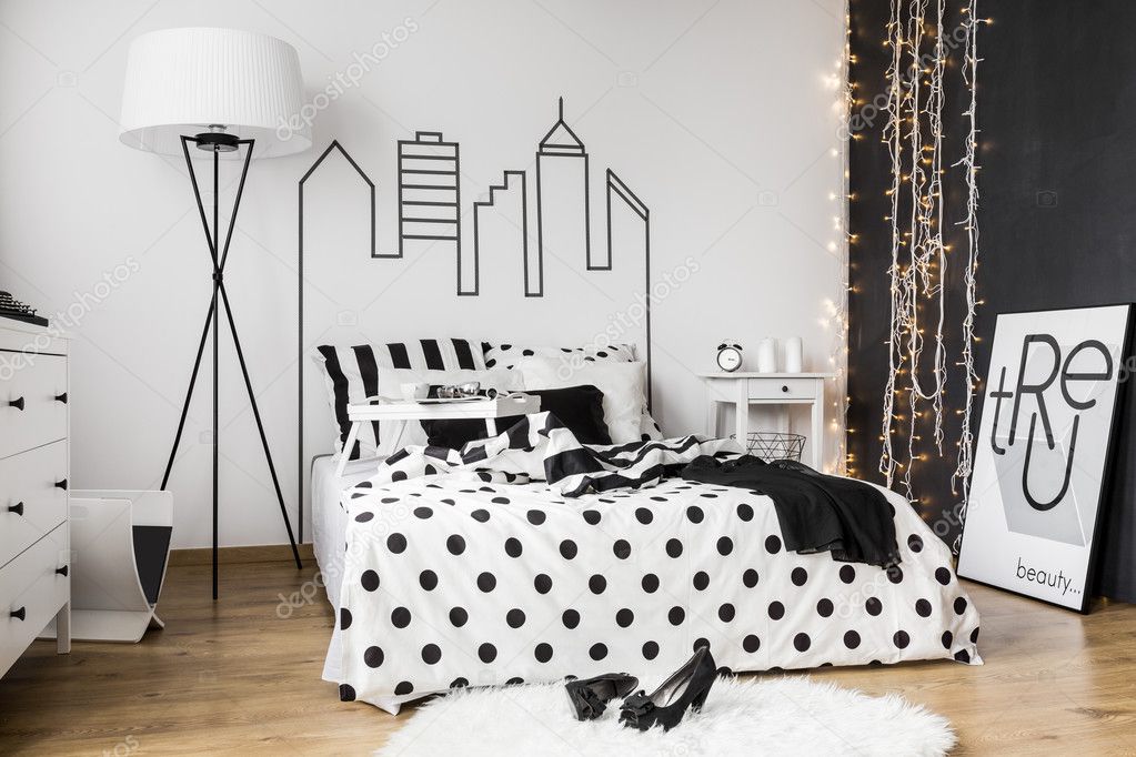 Black and white bedroom — Stock Photo © photographee.eu #127676940