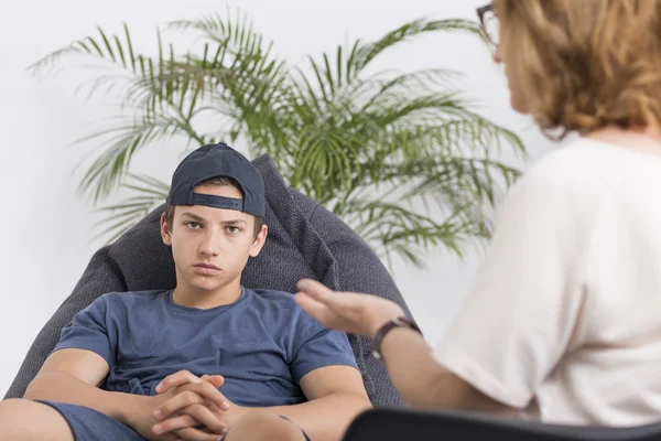 Terapeuta dla nastolatek i jej pacjenta — Zdjęcie stockowe
