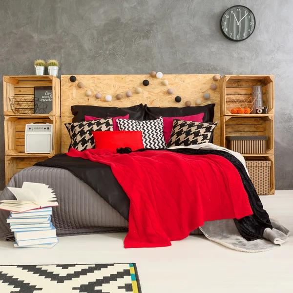 Black red white bedroom decor — Stock Photo, Image