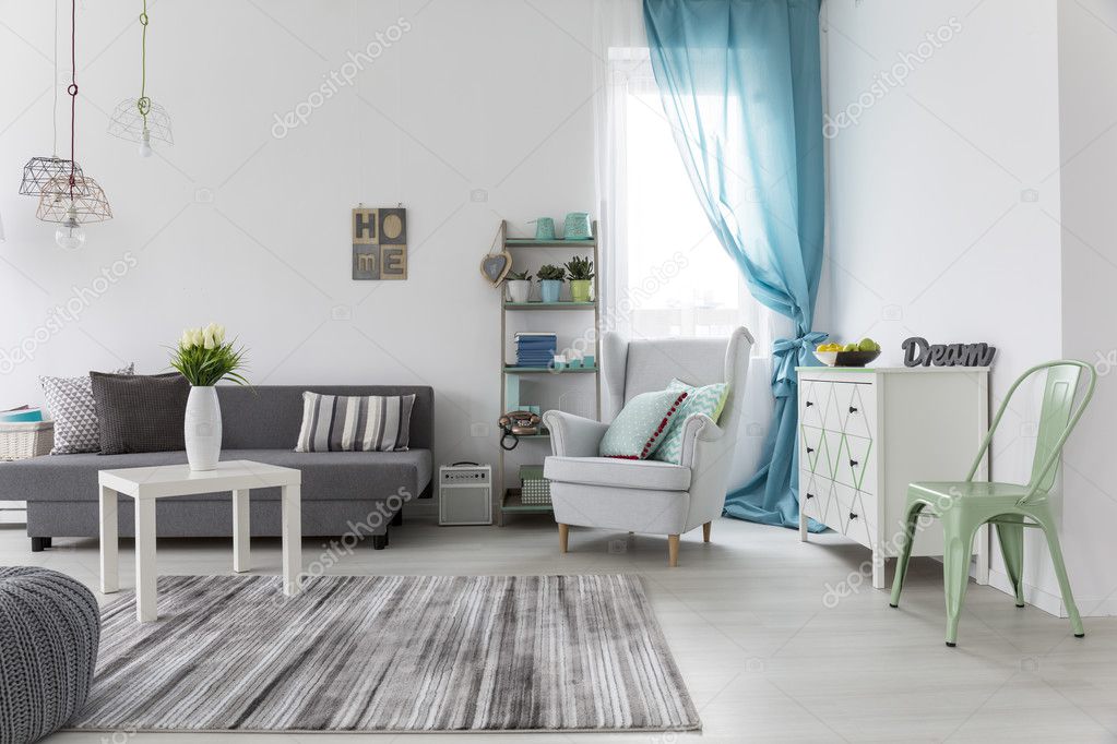 Woonkamer interieur met lichte muren en vloer — Stockfoto ... Woonkamer interieur met lichte muren en vloer — Stockfoto ...