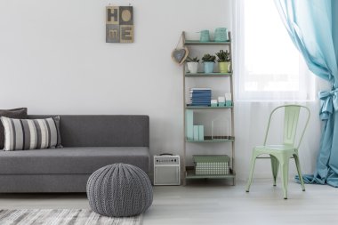 Minimalist aydınlık oturma odası