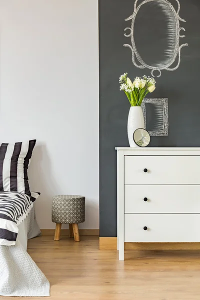 Chambre avec mur de tableau noir — Photo