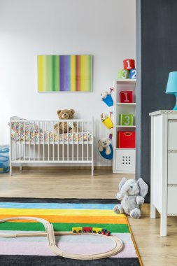 Renkli bebek odası