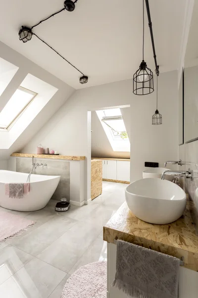 Lichte interieur van badkamer — Stockfoto